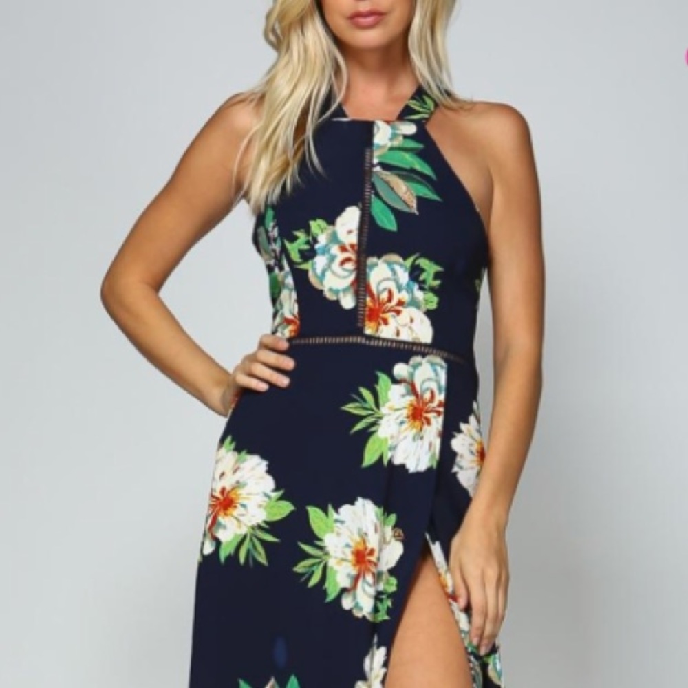 *HOLD* 🎉HP🎉 Insanely Flattering Floral High Slit Dress - Picture 3 of 3